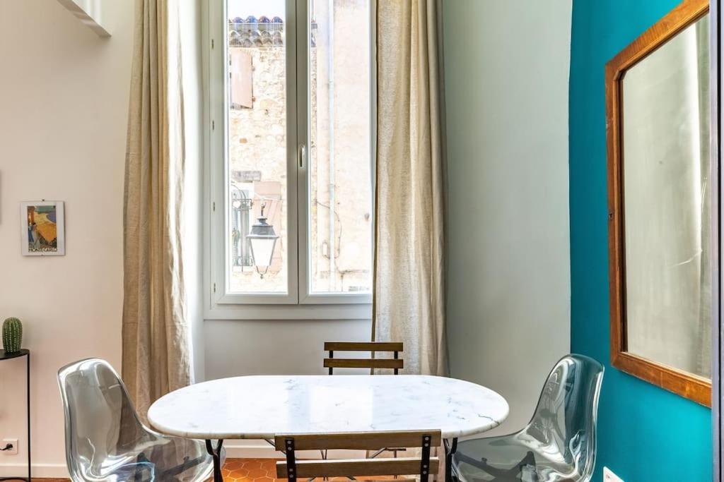 Appartement Authentique Situe En Plein Centre D'昂蒂布 外观 照片