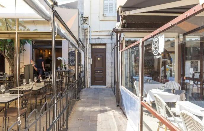 Appartement Authentique Situe En Plein Centre D'昂蒂布 外观 照片