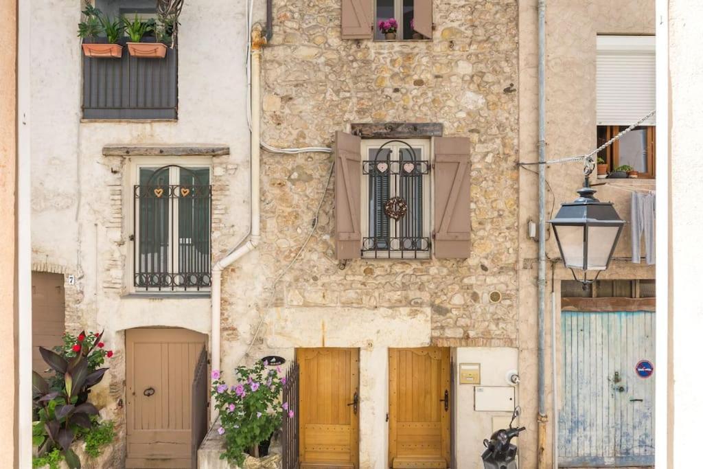 Appartement Authentique Situe En Plein Centre D'昂蒂布 外观 照片